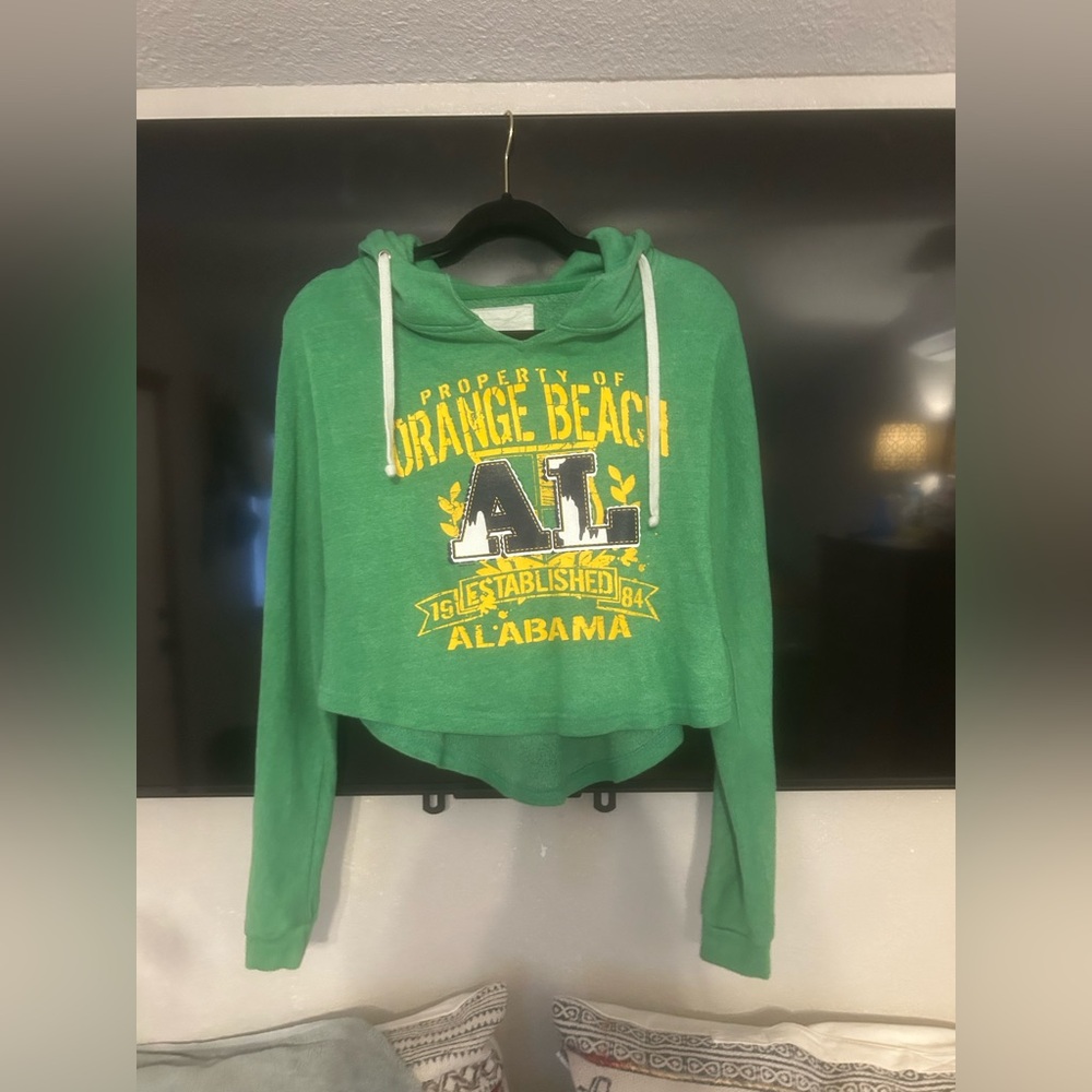 green cropped hoodie